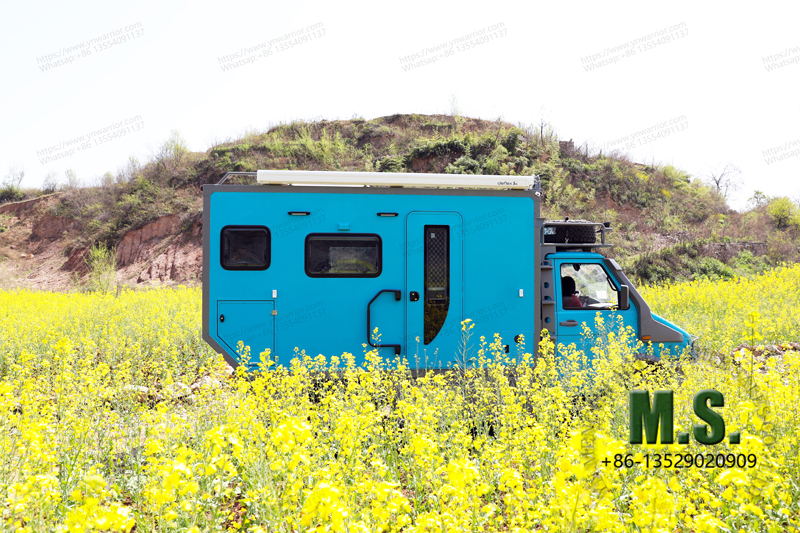 China Iveco 4x4 Off-road RV hiking