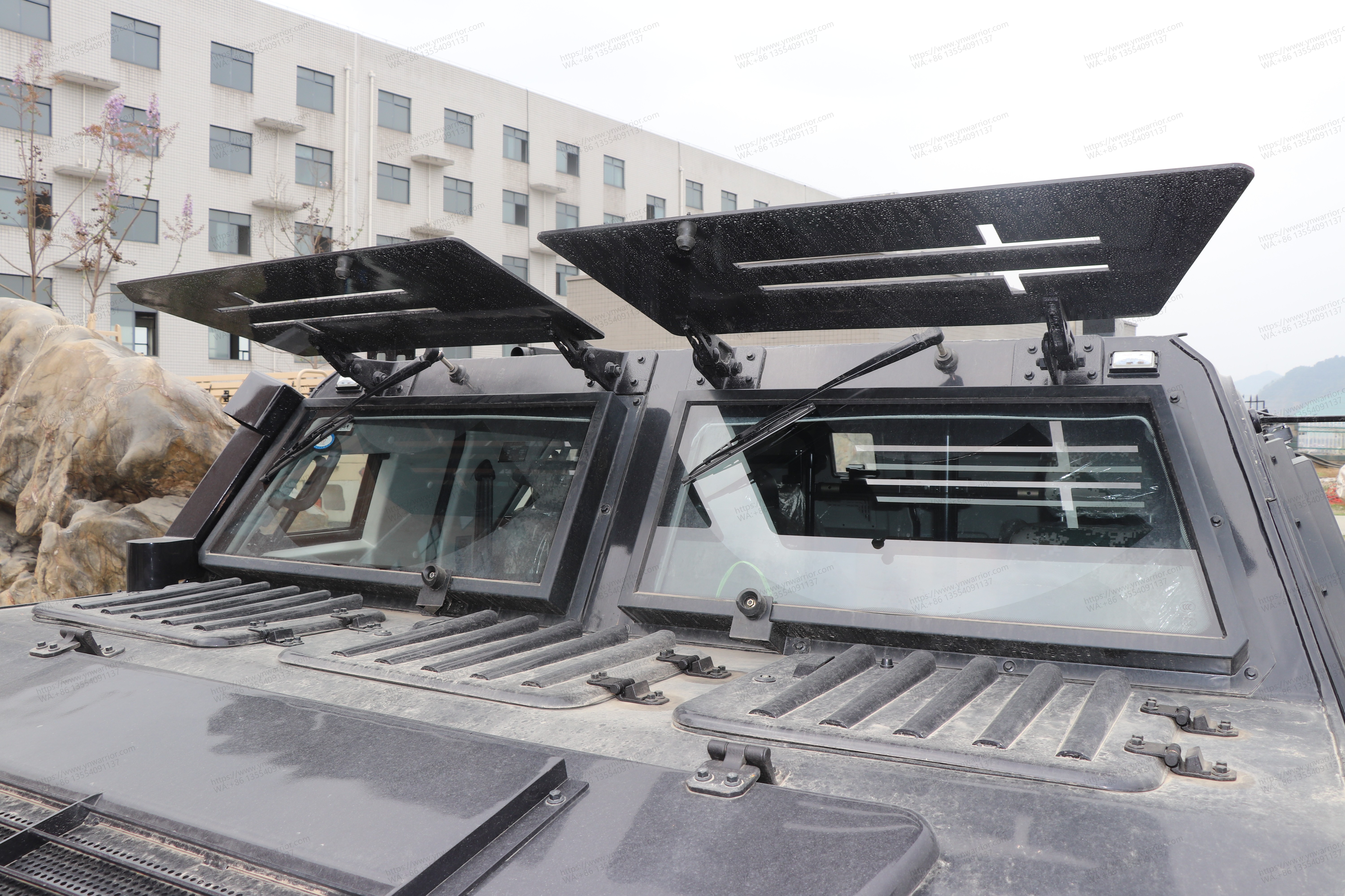 Dongfeng mengshi military armored vehicle 4x4 off-road bulletproof glass