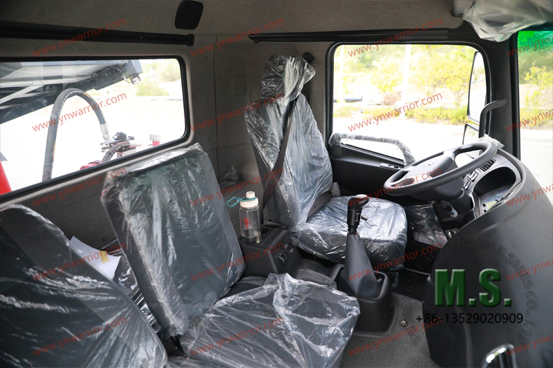 standard cabin of Dongfeng truck