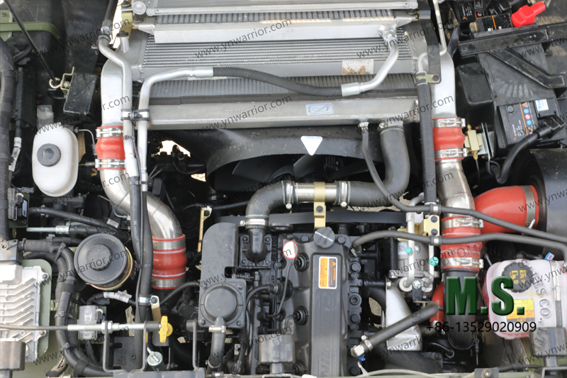 Dongfeng Mengshi 4x4 off-road chassis with cab engine compartment