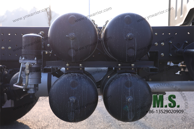 dongfeng 6x6 long nose truck chassis with cab air brake cylinder