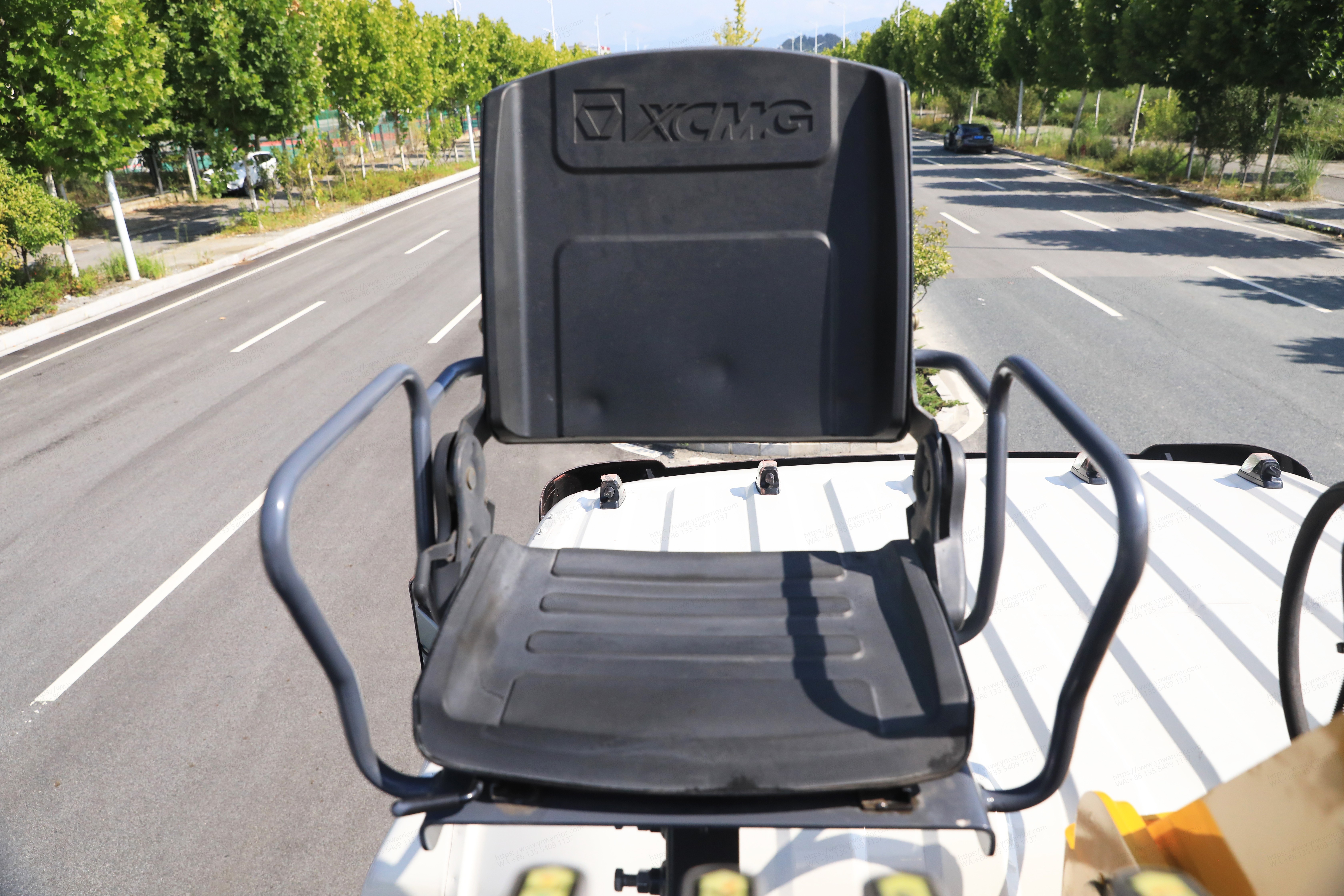 Dongfeng boom truck-mounted crane operator seat