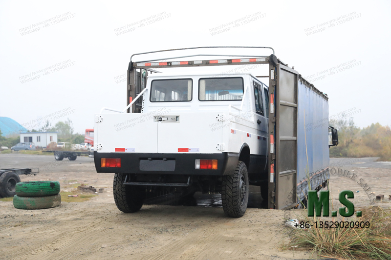 driving the Iveco trucks into shipping trucks