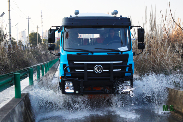 Dongfeng Four-wheel Drive Off-road Bus