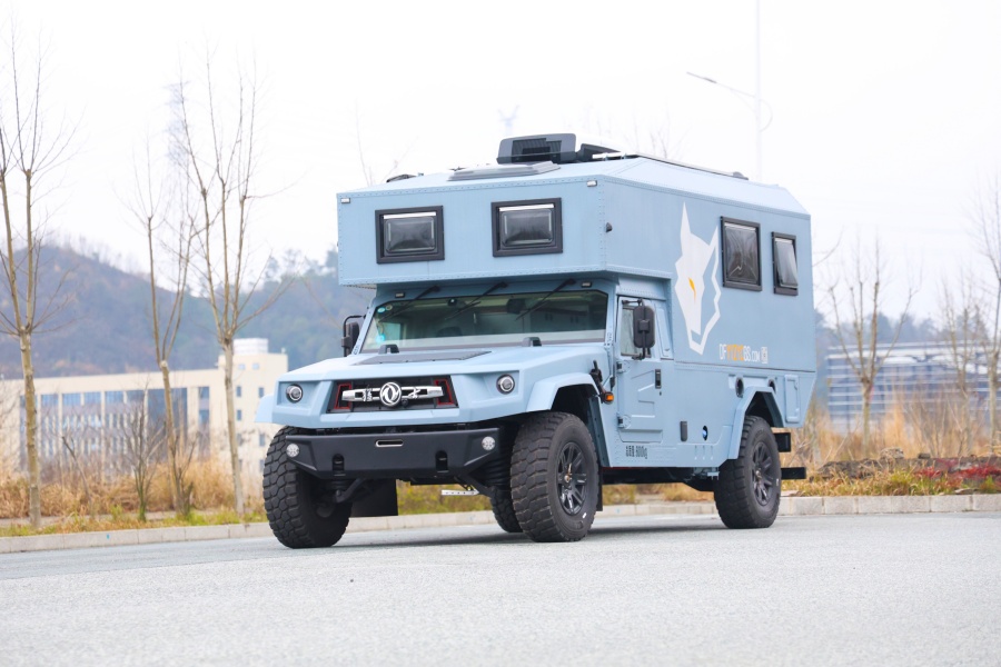  Matte Light Blue Tough Dongfeng Off-Road RV, A New All-Terrain Mobile Living Experience